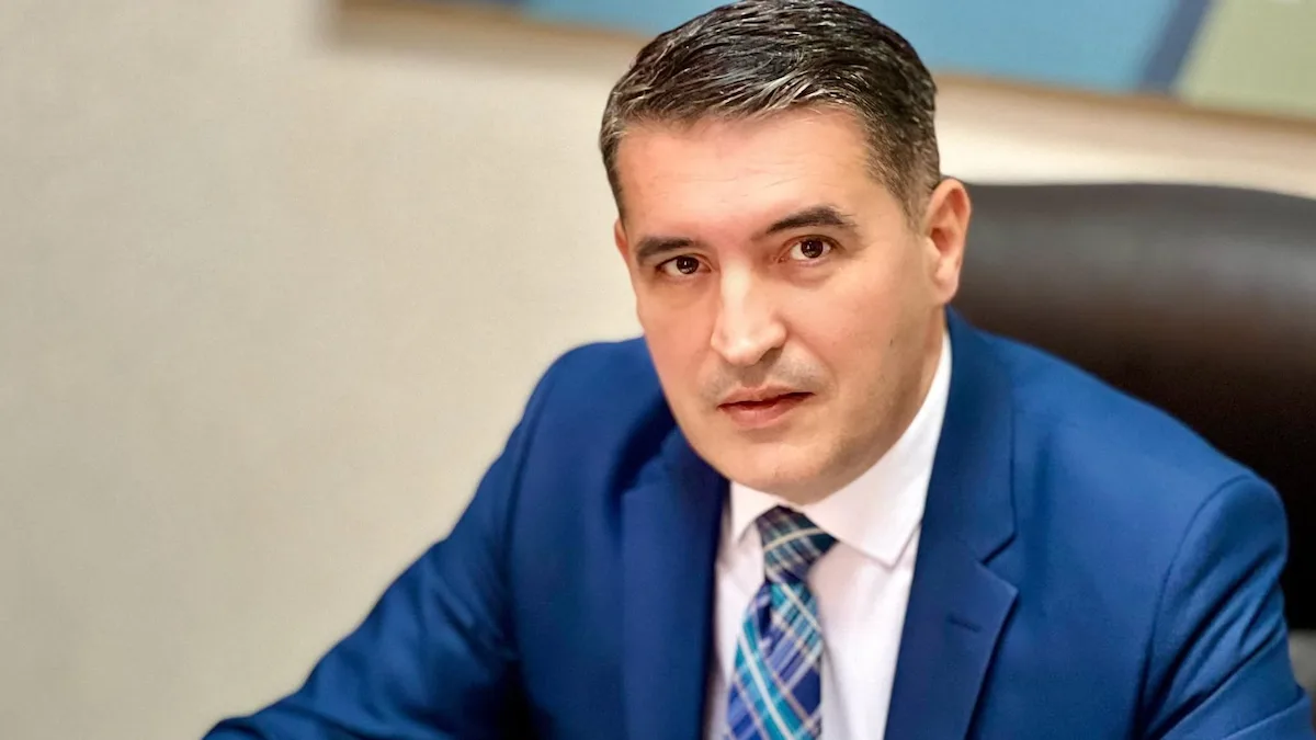 Un profesor de 89 de ani a predat fizică în două școli din Sectorul 4