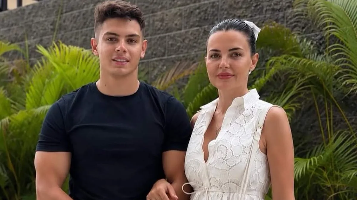 Tony Apostol spune că îi este tot mai greu fără mama sa. Petrece aproximativ cinci zile pe săptămână cu sora lui