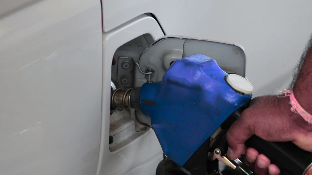 G7 a convenit eliberarea a 100 de milioane de barili din rezerve, cu motorină în primele 20 de zile
