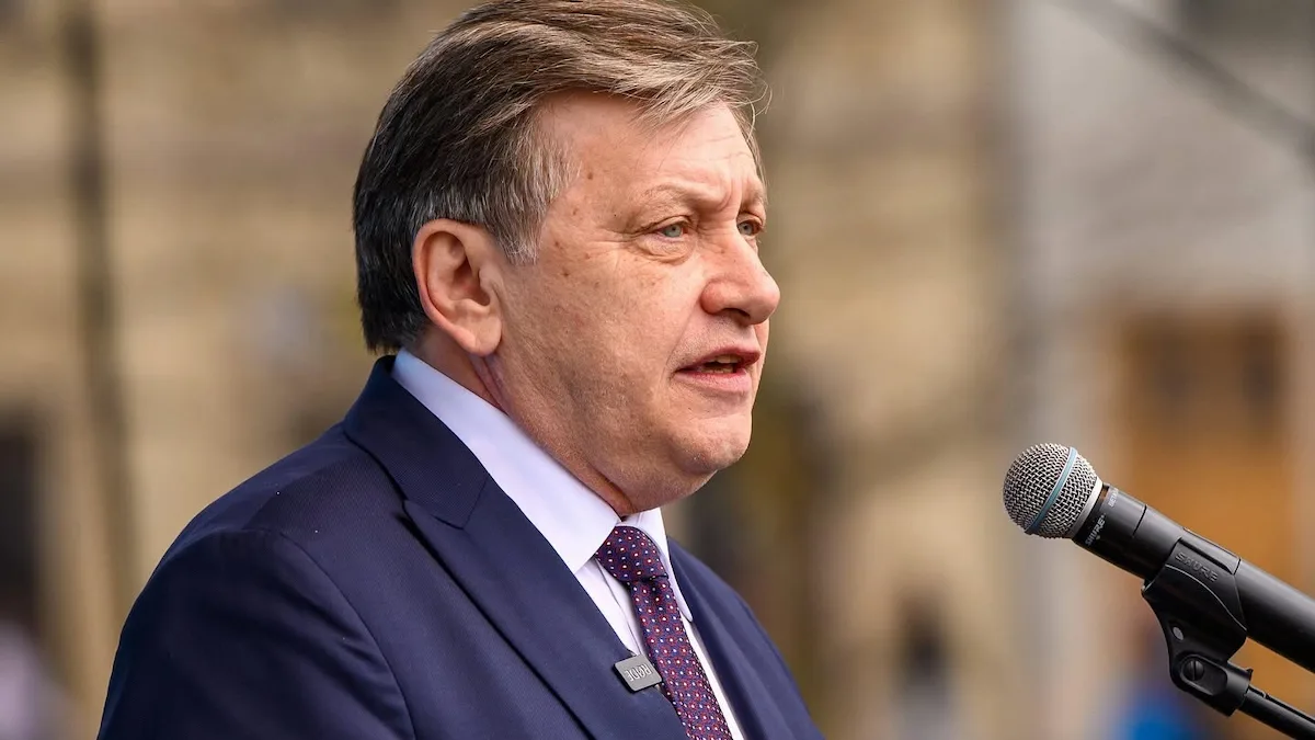 România TV, obligată să-i plătească lui Crin Antonescu 15.000 de lei. Decizia nu e definitivă