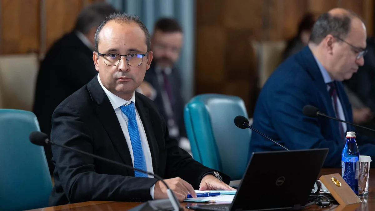 Bușoi estimează scumpiri de circa 20% la electricitate. Ajutorul de 50 de lei ar putea fi majorat